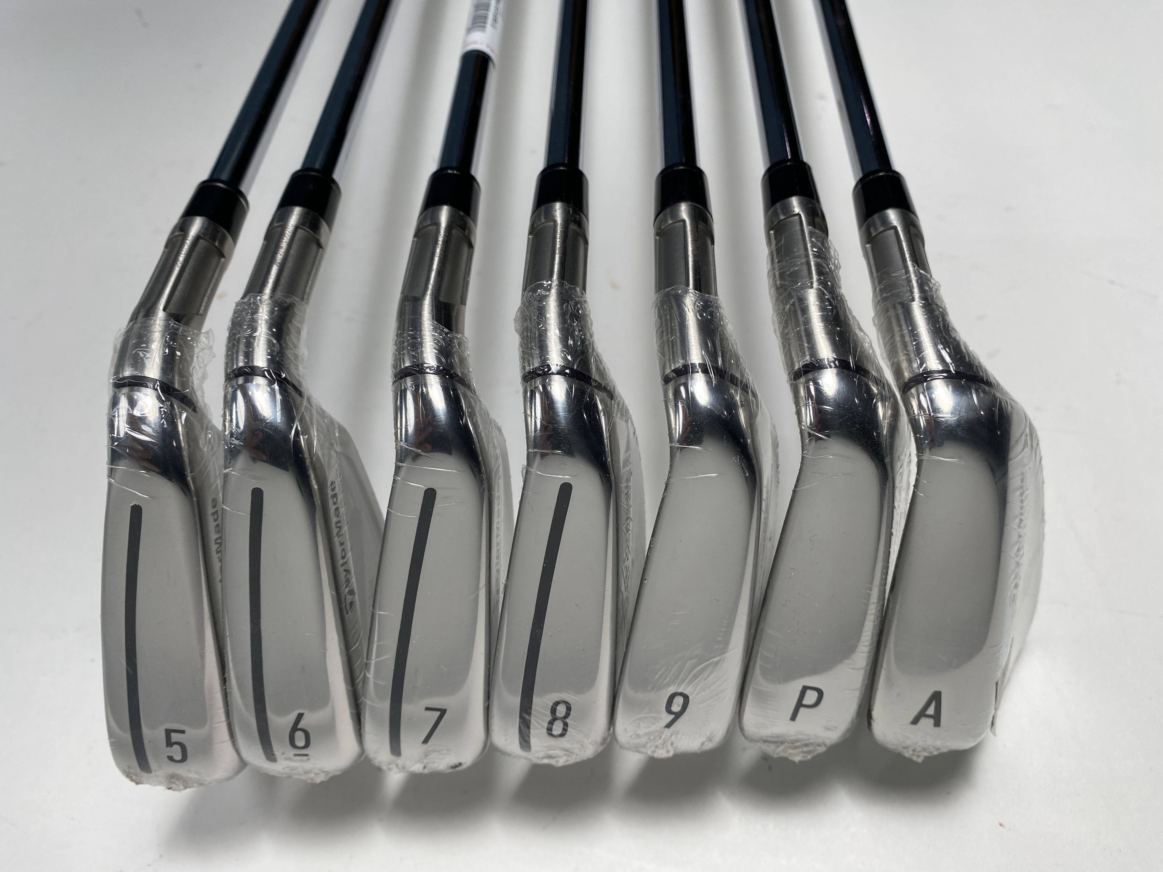 TaylorMade SIM2 MAX Iron Set 5-PW+AW KBS Max MT 85g Stiff