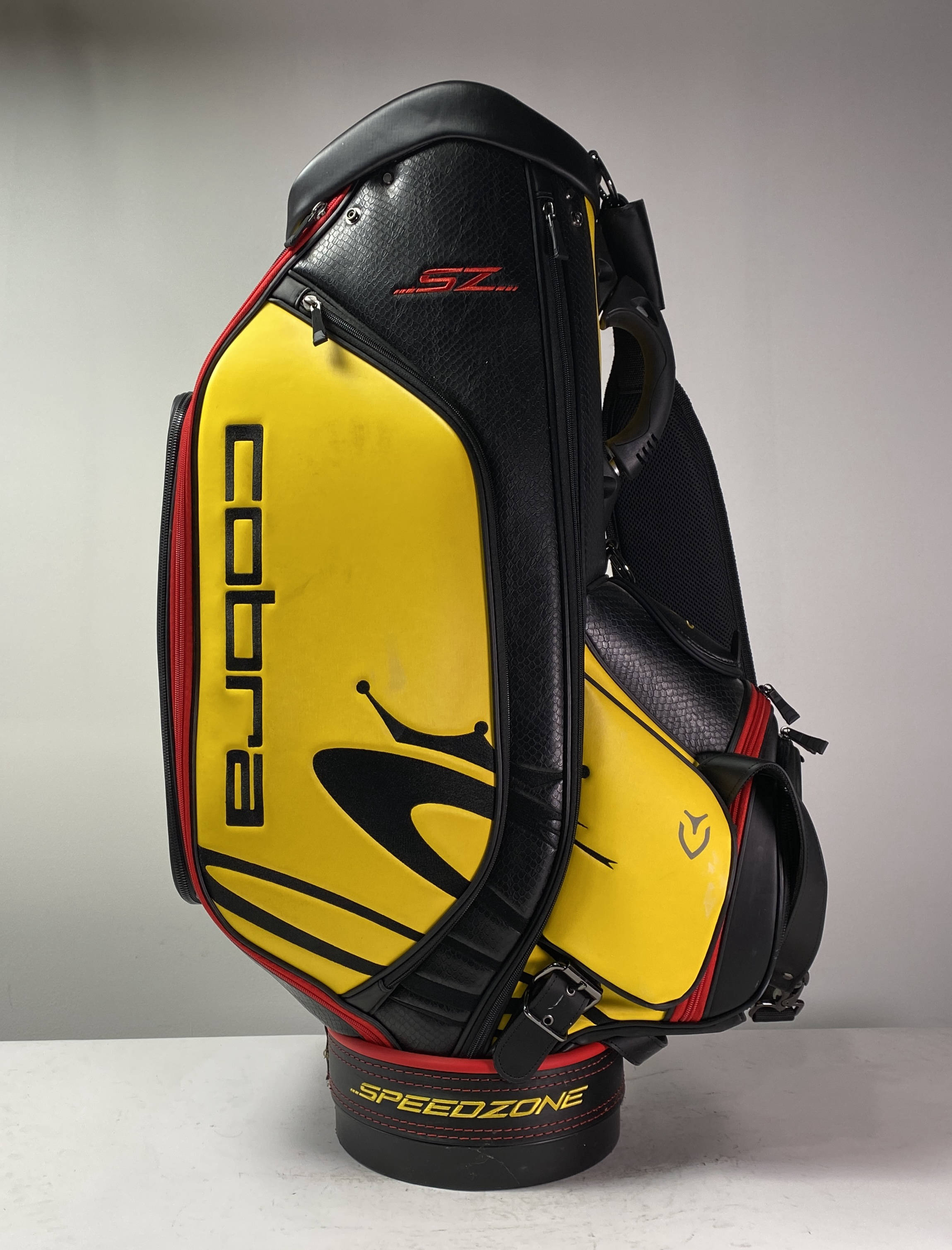 Cobra Vessel キャディバッグ 黒/黄 Cobra x Vessel LTDX Tour Stand