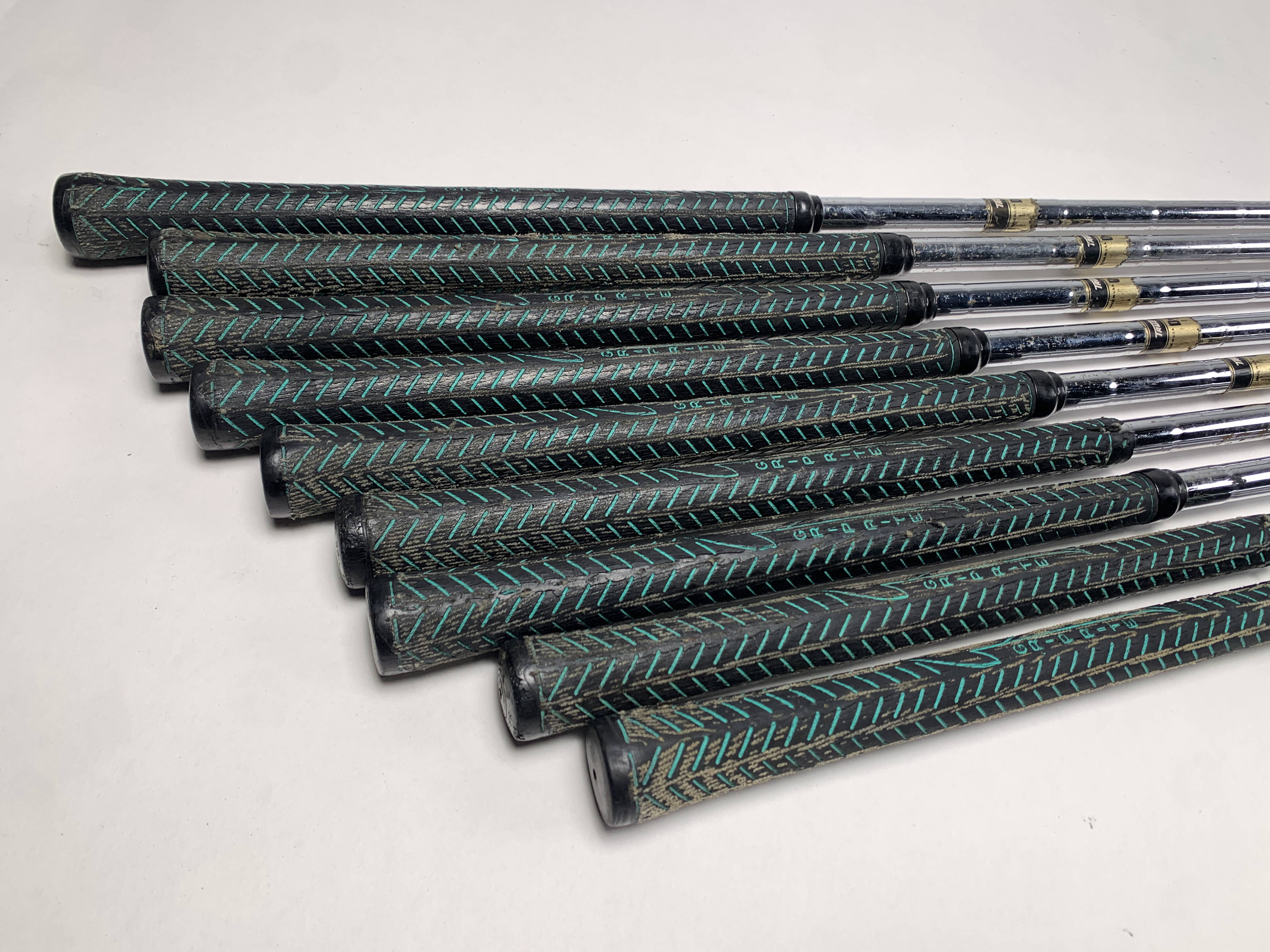 Titleist Tour Model Box Blade Iron Set 1-PW Dynamic Gold Stiff