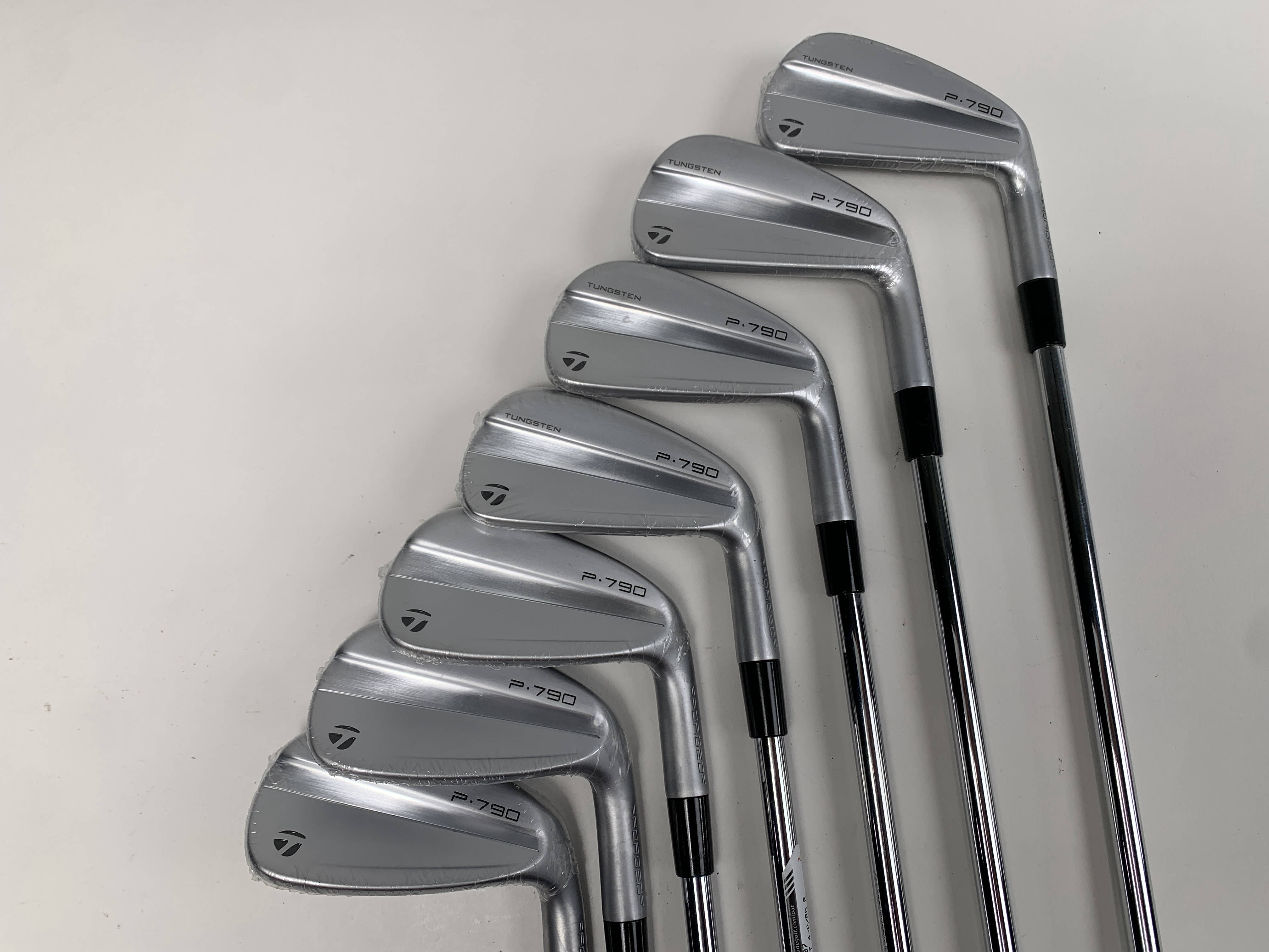 TaylorMade P790 2023 Iron Set 4-PW Dynamic Gold R300 95g Regular