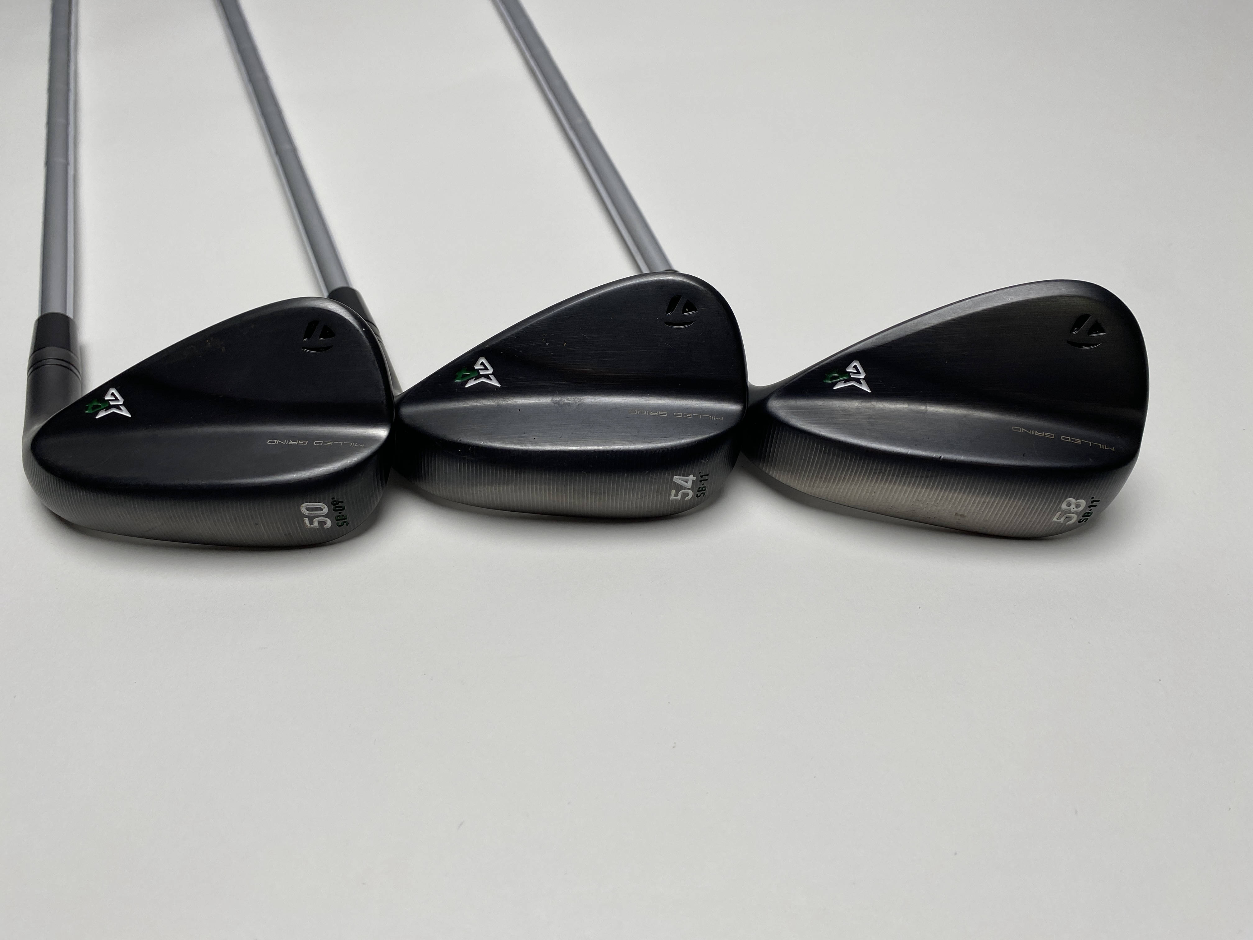 TaylorMade MILLED GRIND 4ウェッジ 50度54度 58度 TaylorMade Milled Grind 4 Black Wedge Set 50*9 | 54*11 | 58*11 DG